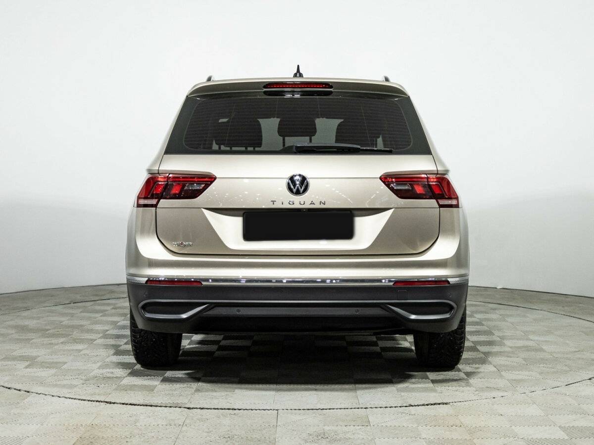 Volkswagen Tiguan II Рестайлинг, 2021 Фото №6