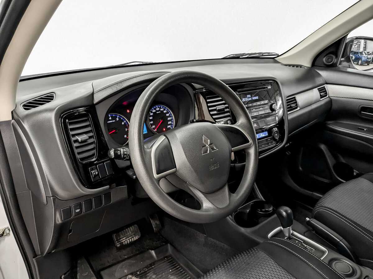 Mitsubishi Outlander, 2015 Фото №16