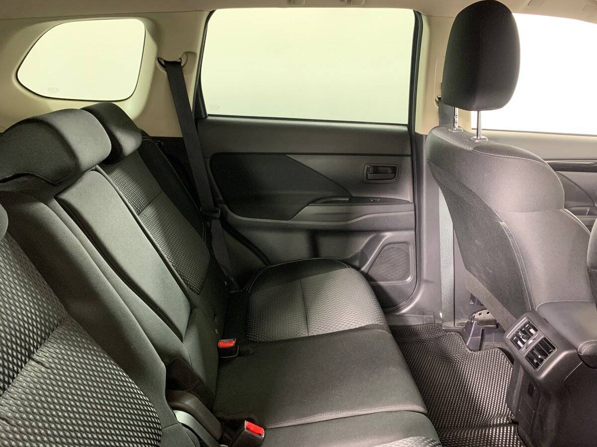 Mitsubishi Outlander, 2019 Фото №17