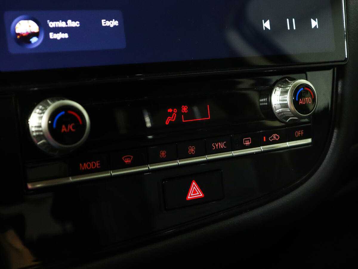 Mitsubishi Outlander, 2021 Фото №14