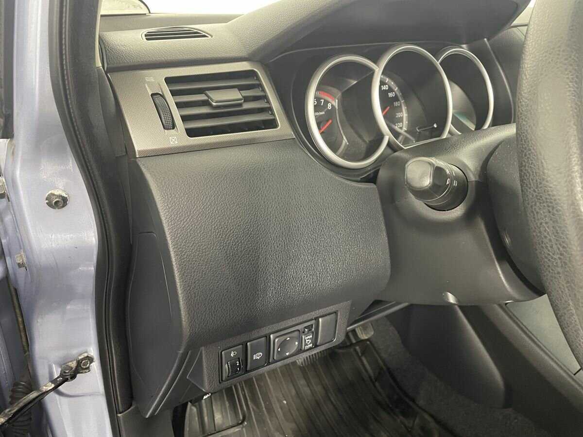 Nissan Tiida, 2013 Фото №9