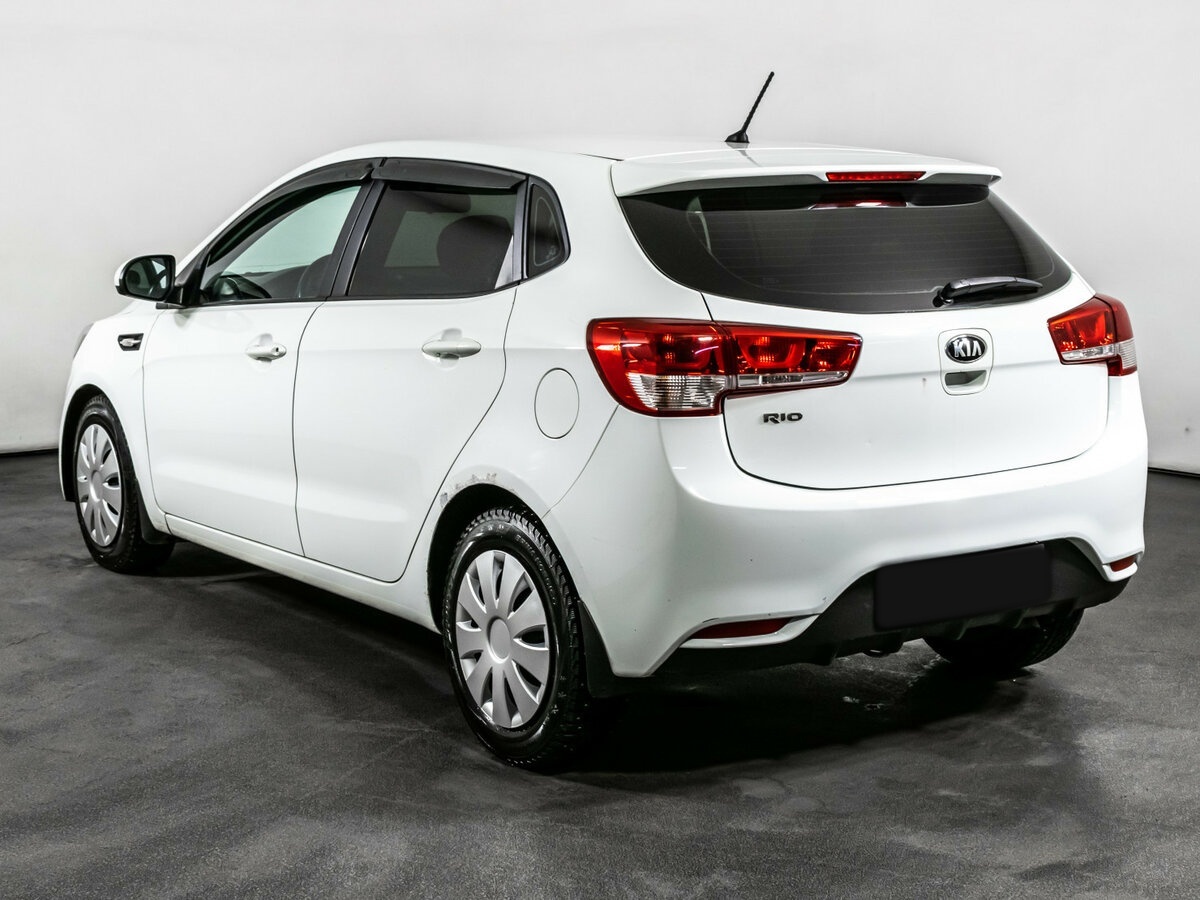 Kia Rio III Рестайлинг, 2015 Фото №7