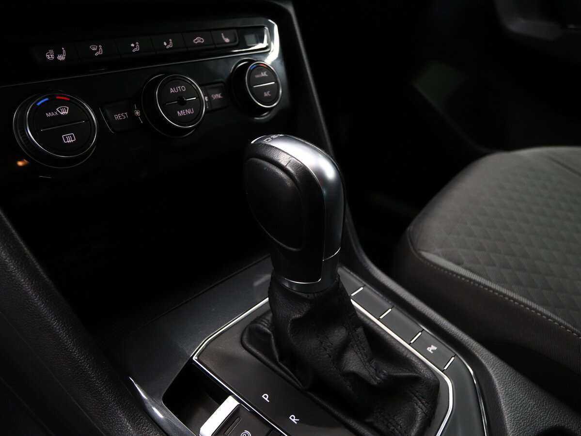 Volkswagen Tiguan, 2019 Фото №8