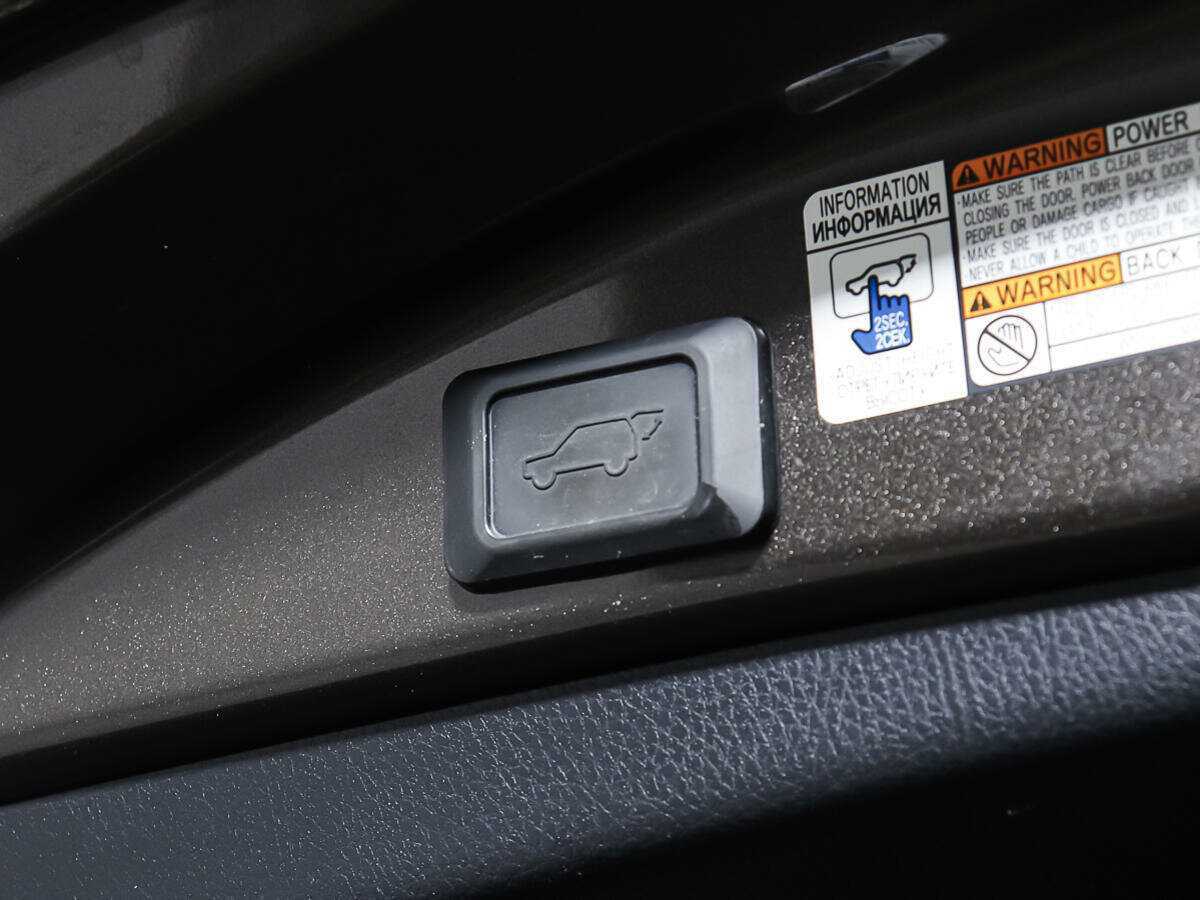 Toyota RAV4, 2018 Фото №18