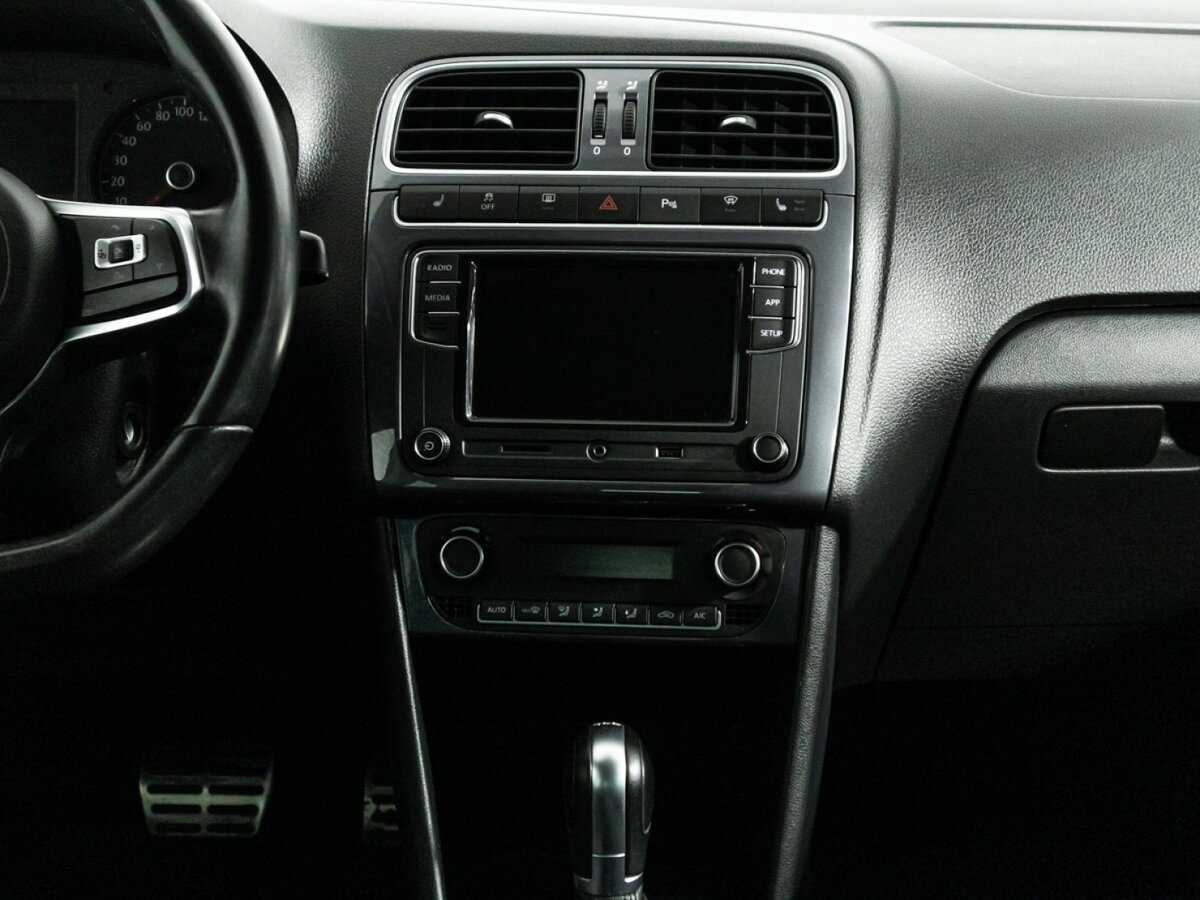 Volkswagen Polo, 2018 Фото №14