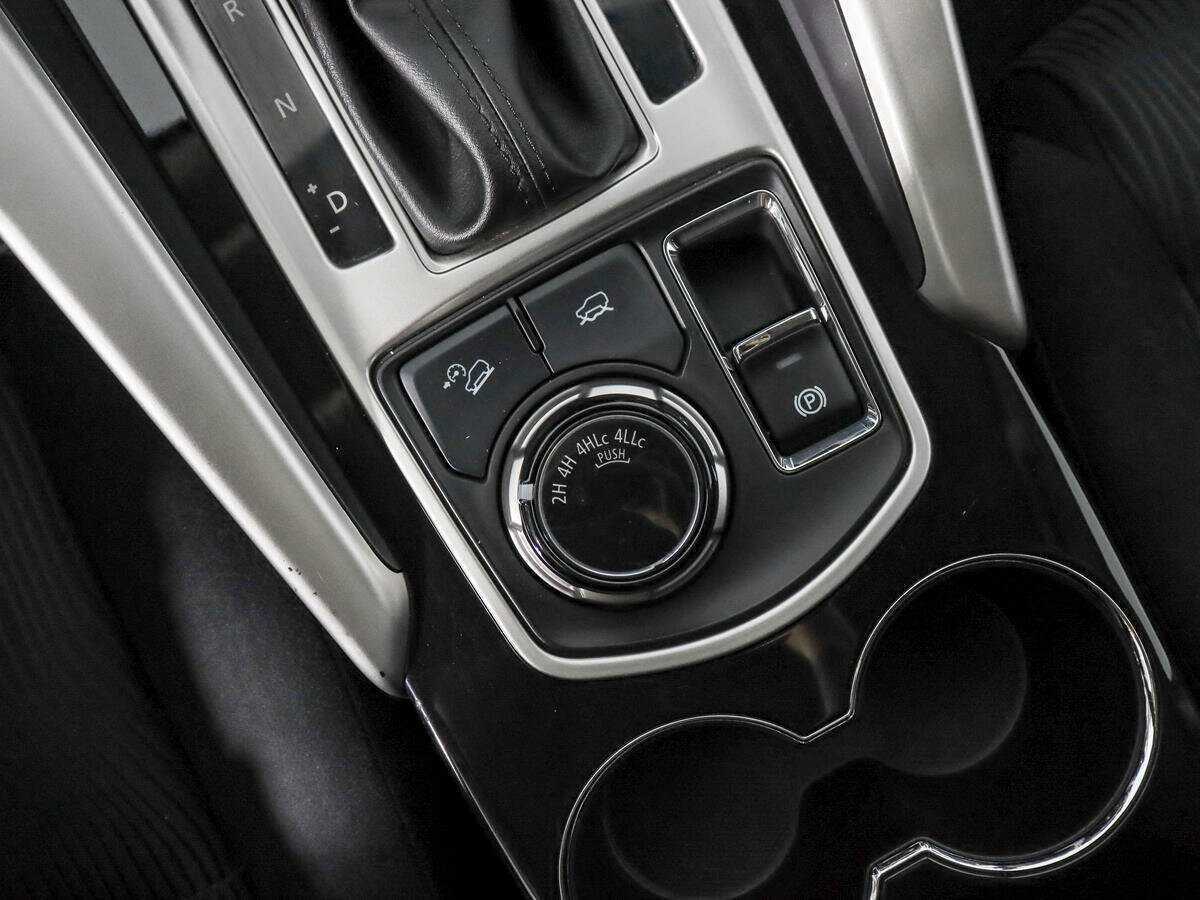 Mitsubishi Pajero Sport, 2017 Фото №11