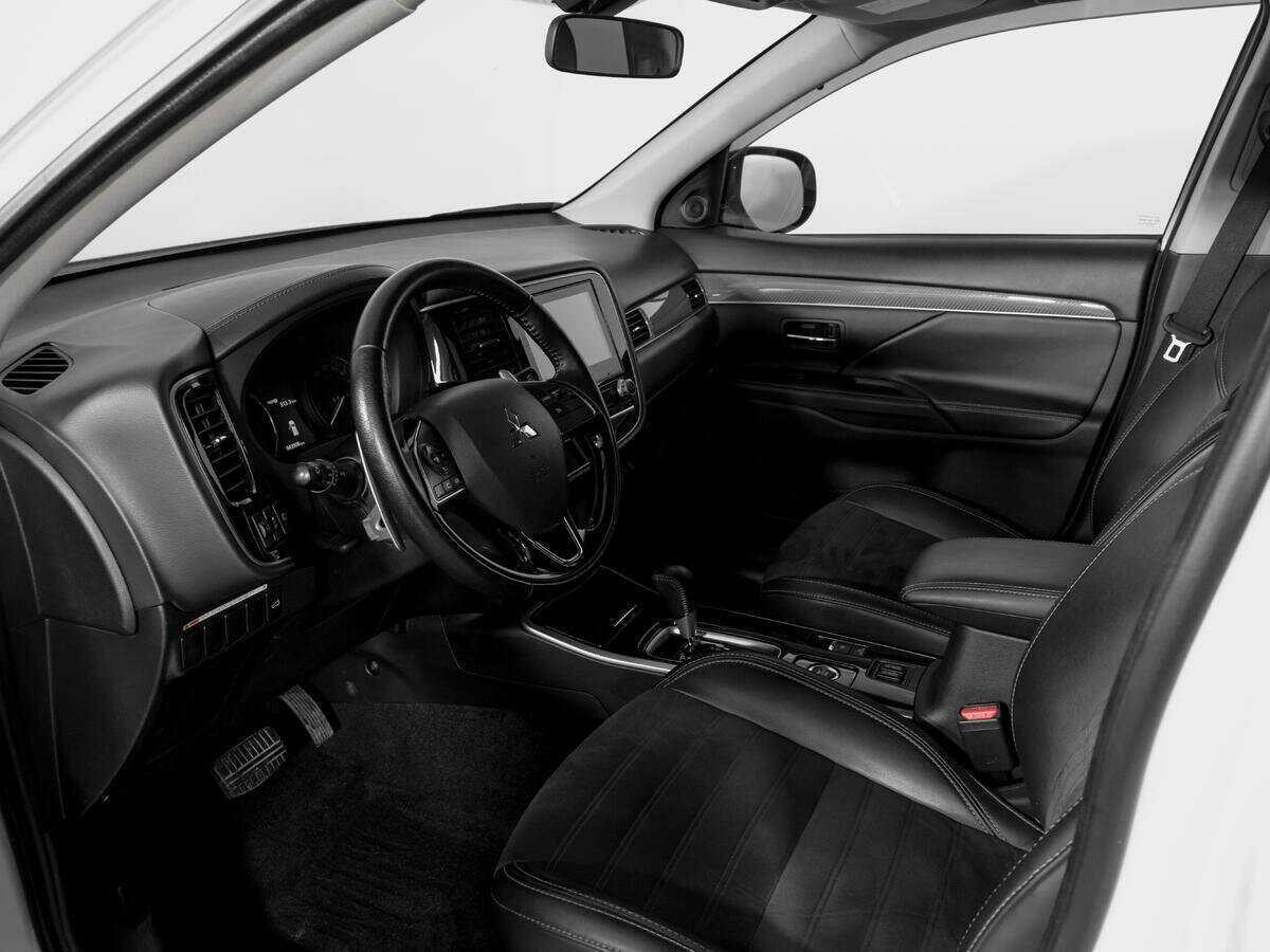 Mitsubishi Outlander, 2021 Фото №16