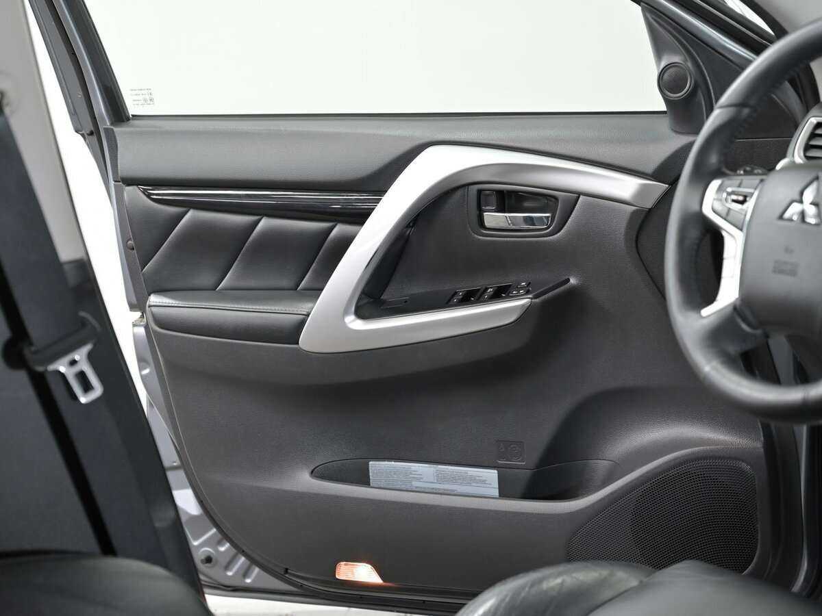 Mitsubishi Pajero Sport, 2017 Фото №10