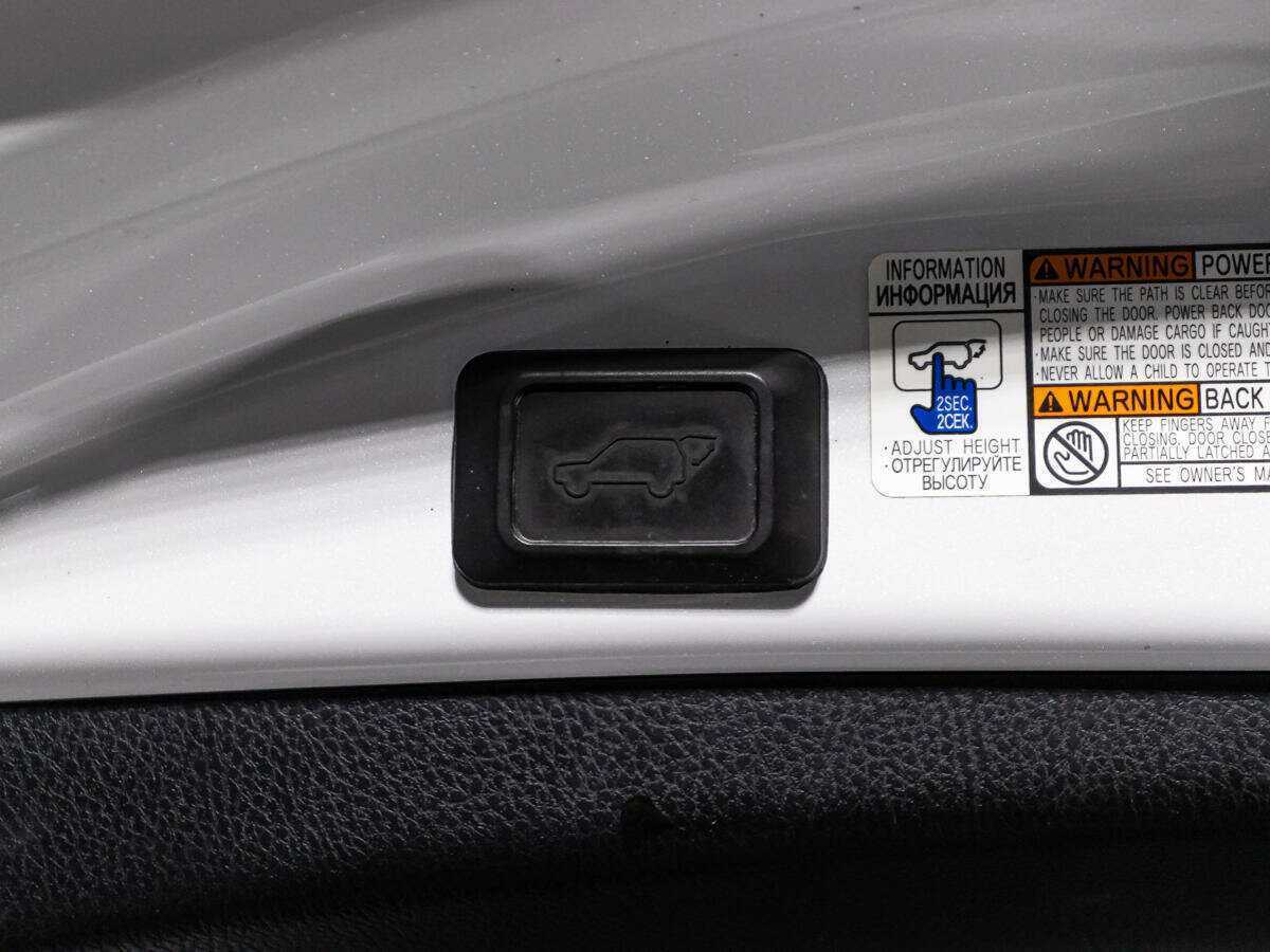 Toyota RAV4, 2018 Фото №16