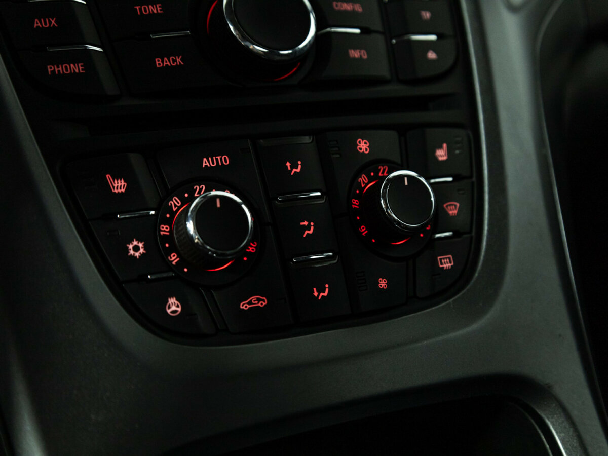 Opel Astra J Рестайлинг, 2013 Фото №14