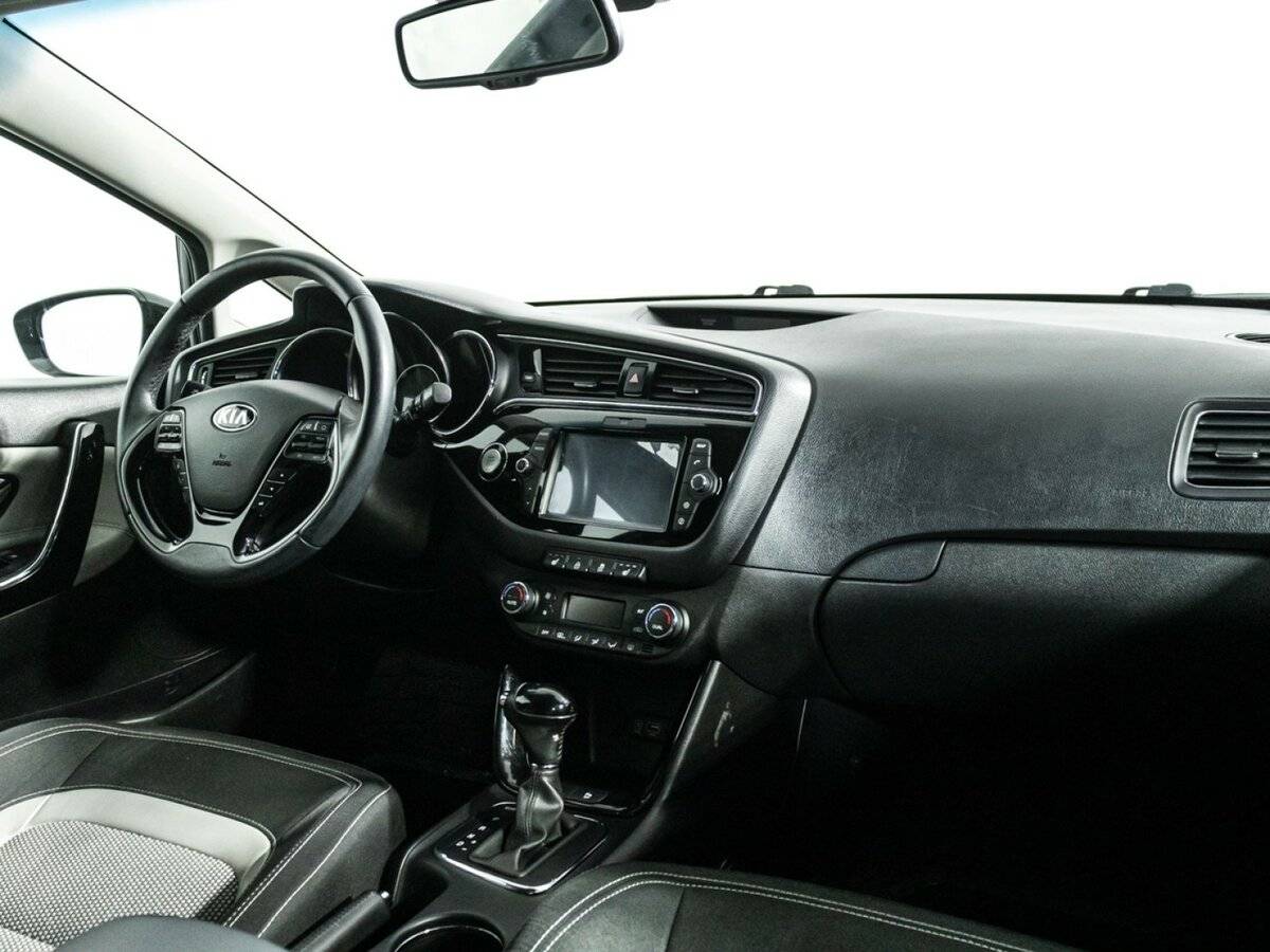 Kia Ceed II Рестайлинг, 2017 Фото №8