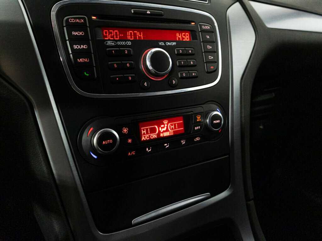 Ford Mondeo, 2012 Фото №15