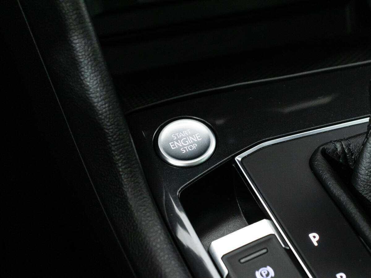 Volkswagen Tiguan, 2018 Фото №18