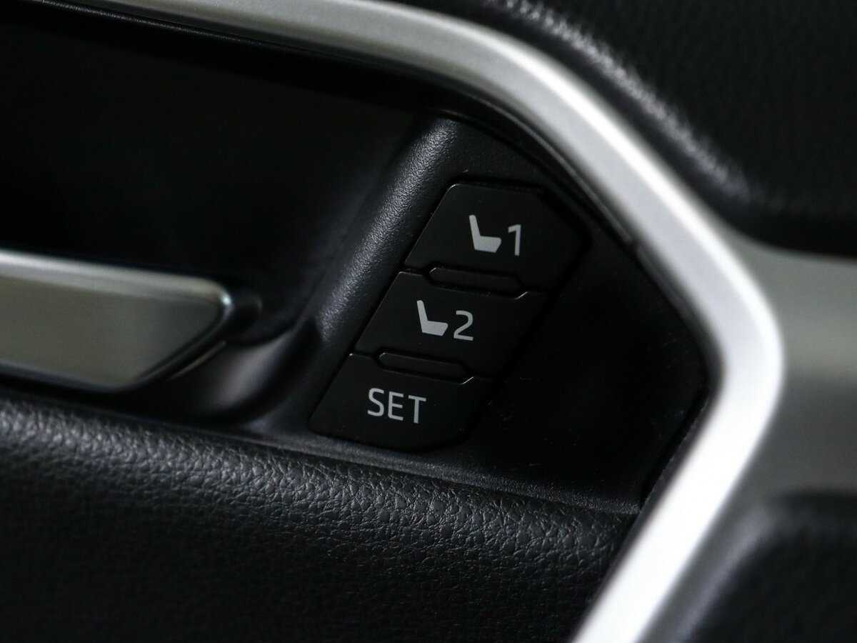 Toyota RAV4, 2021 Фото №15