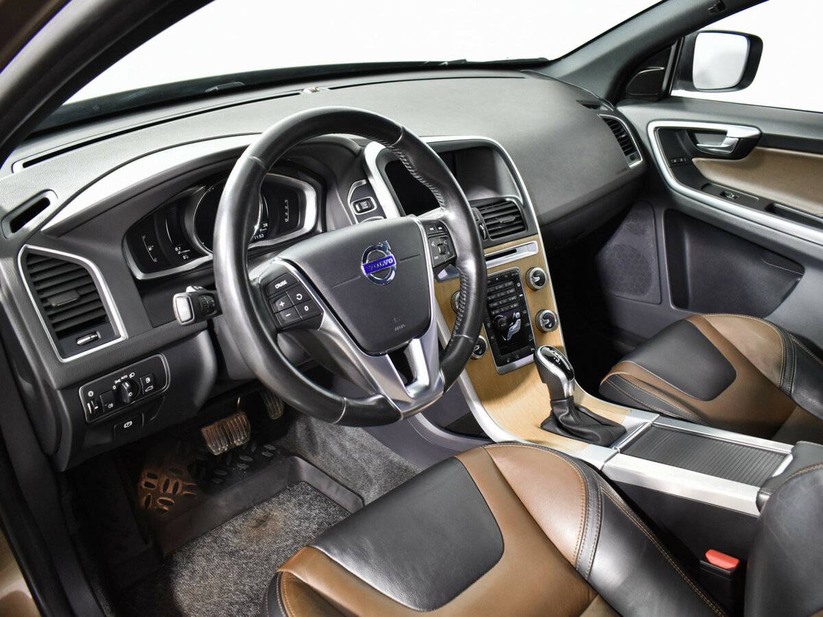 Volvo XC60 I Рестайлинг, 2017 Фото №8