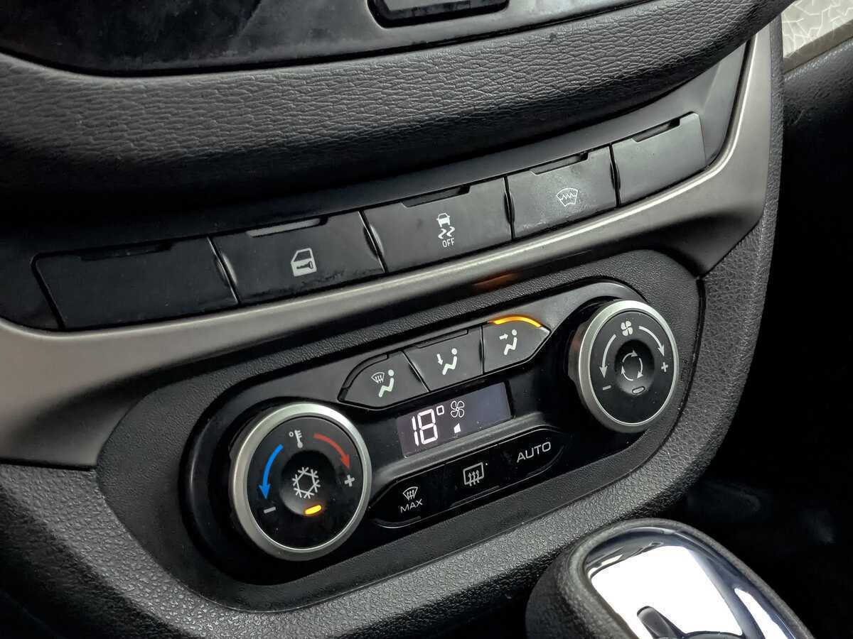 Lada (ВАЗ) Vesta SW, 2020 Фото №17