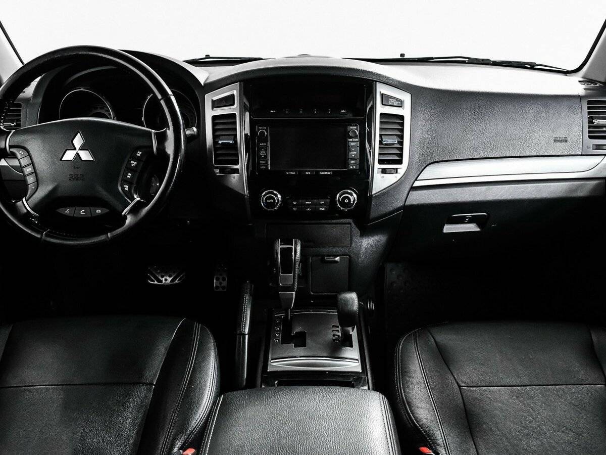 Mitsubishi Pajero, 2015 Фото №11