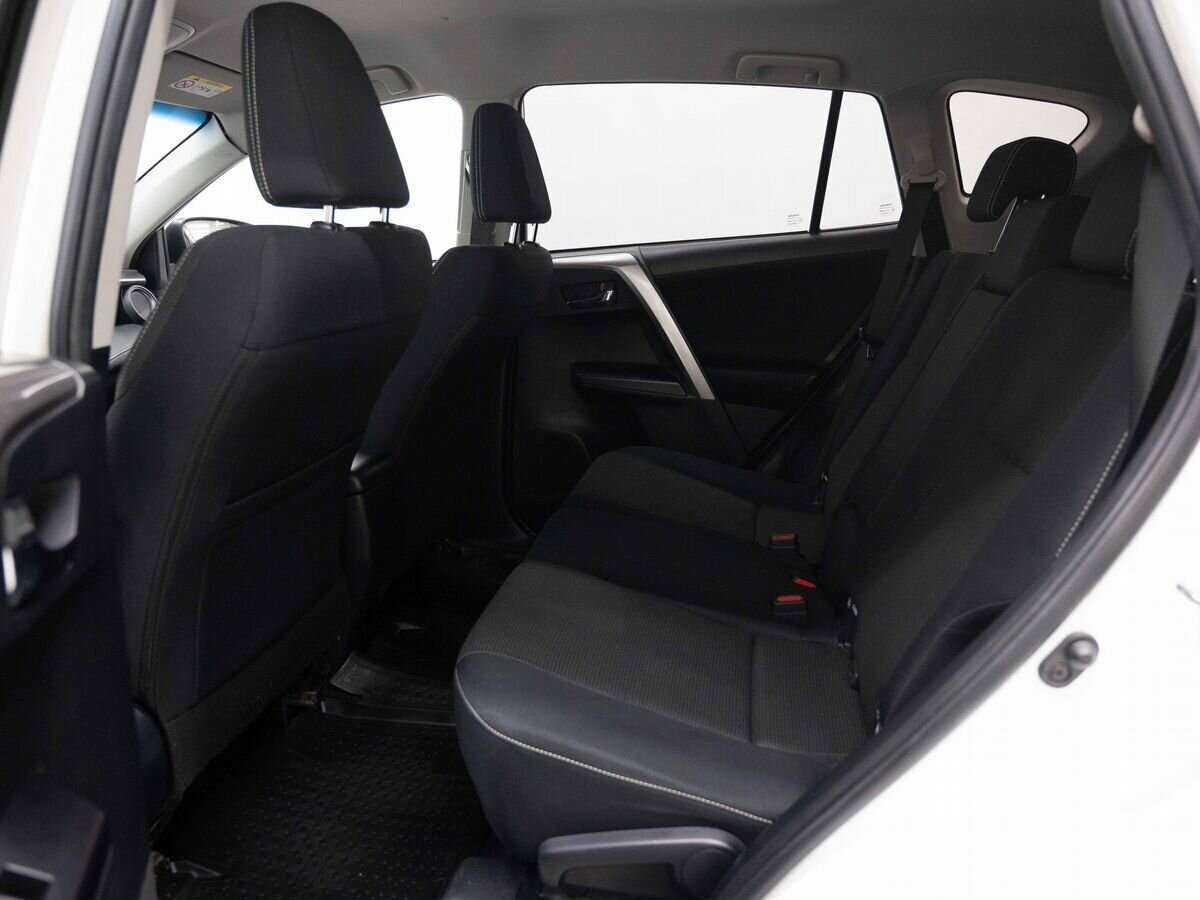 Toyota RAV4, 2017 Фото №12