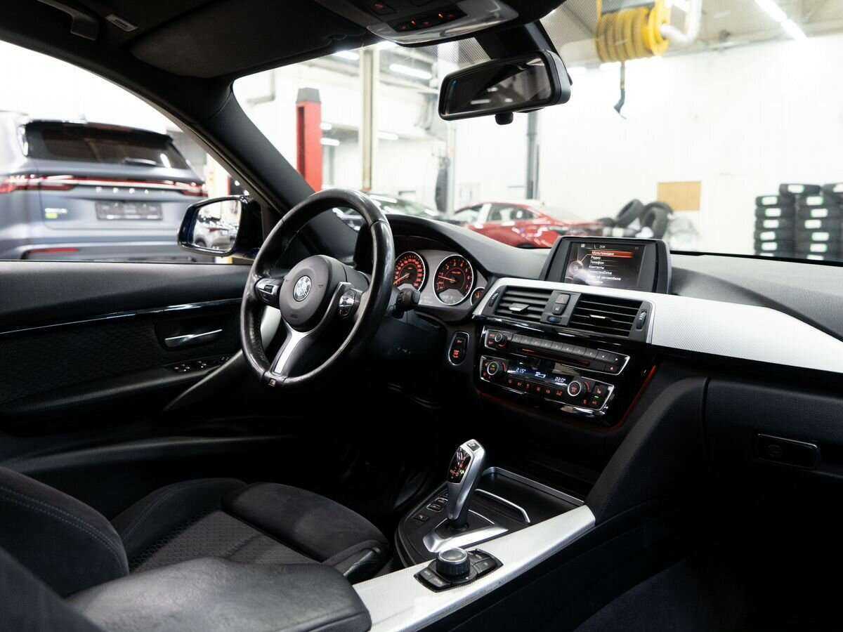 BMW 3 серии 320i xDrive, 2016 Фото №17