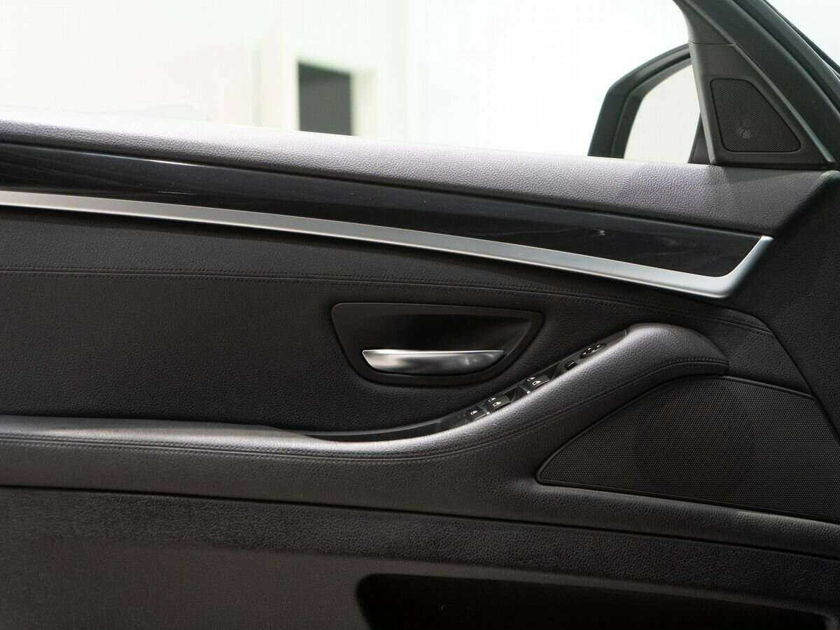 BMW 5 серии 520i, 2016 Фото №16