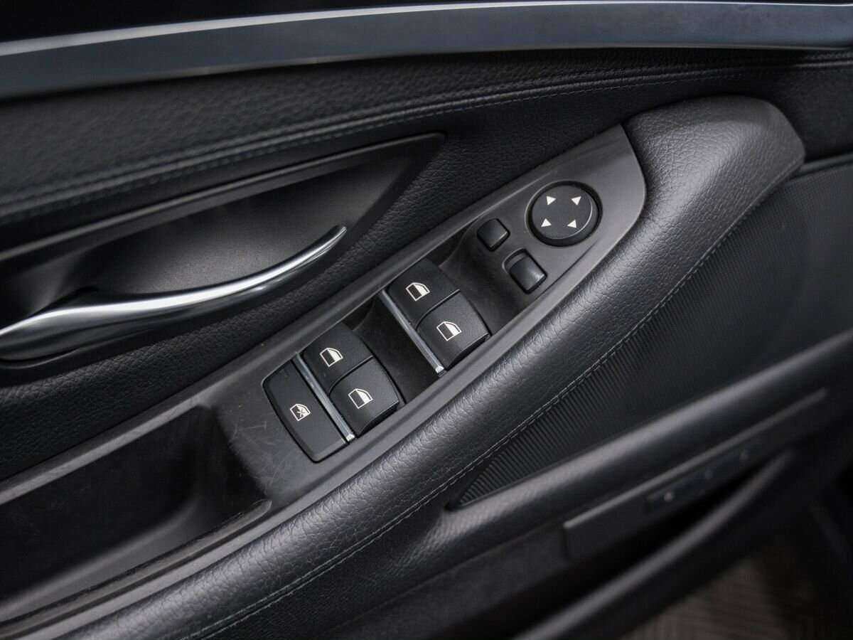 BMW 5 серии 528i xDrive, 2013 Фото №11