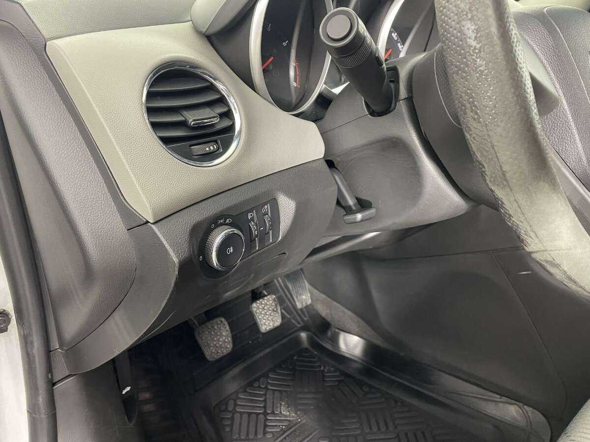 Chevrolet Cruze, 2014 Фото №9