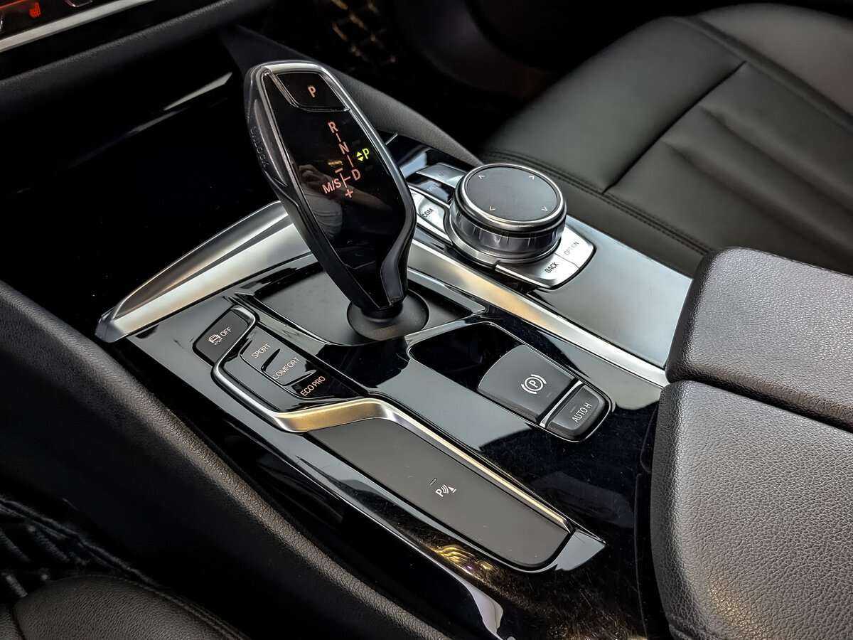 BMW 5 серии 520d xDrive, 2017 Фото №22