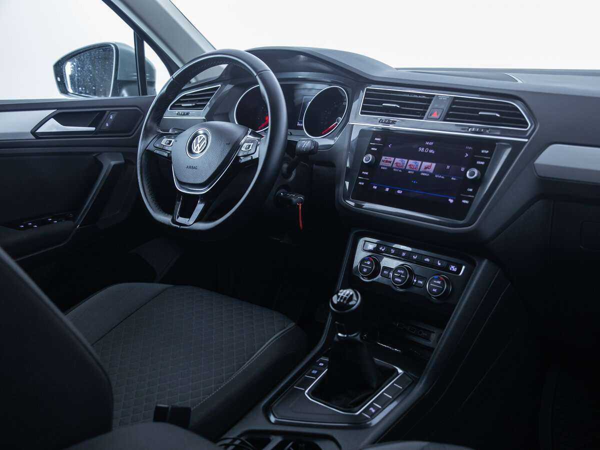 Volkswagen Tiguan, 2020 Фото №11