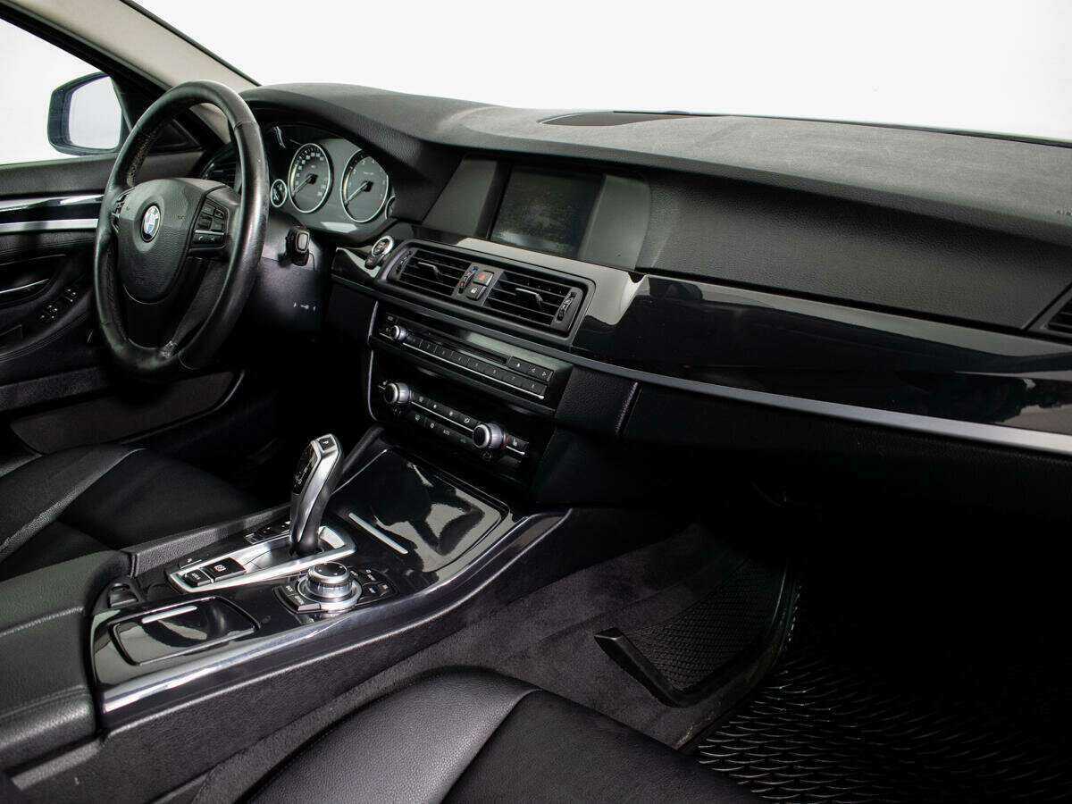 BMW 5 серии 520i, 2012 Фото №9