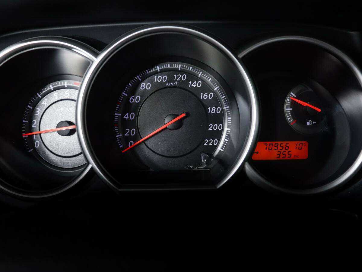 Nissan Tiida, 2012 Фото №11