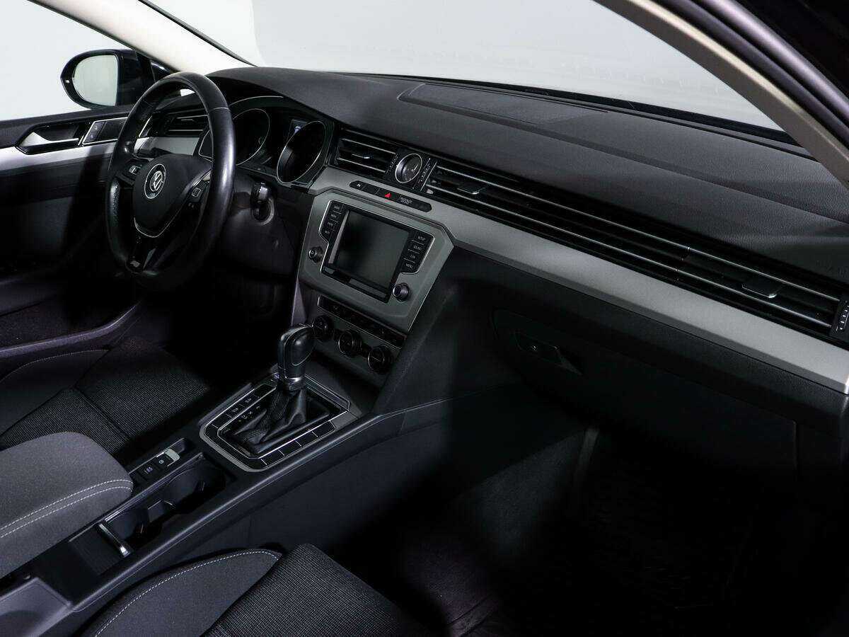 Volkswagen Passat, 2015 Фото №9