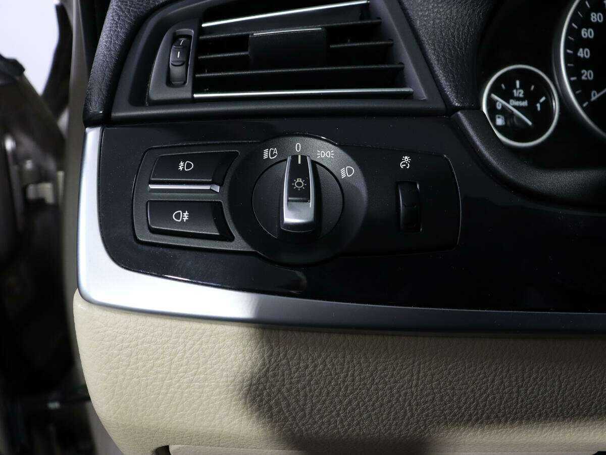 BMW 5 серии 525d xDrive, 2012 Фото №14