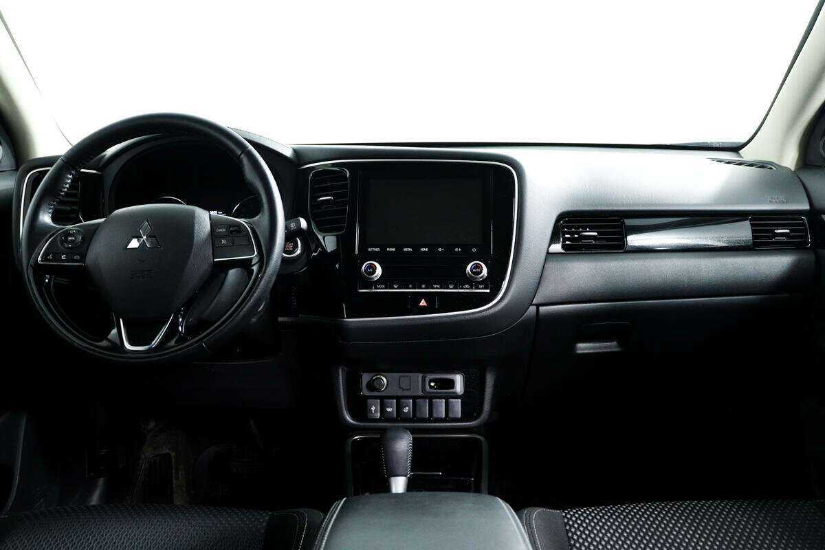 Mitsubishi Outlander, 2022 Фото №11