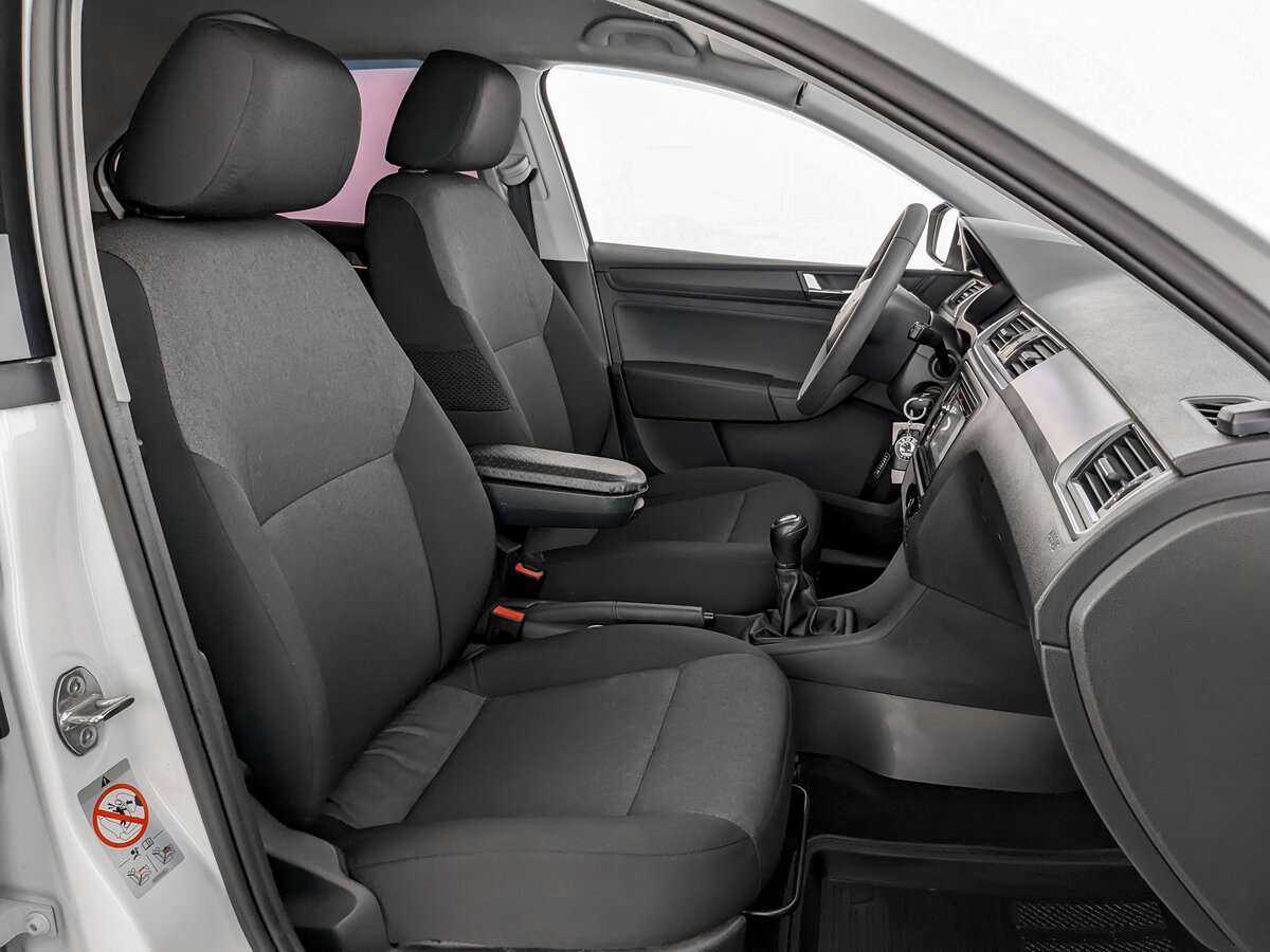 Skoda Rapid, 2017 Фото №19