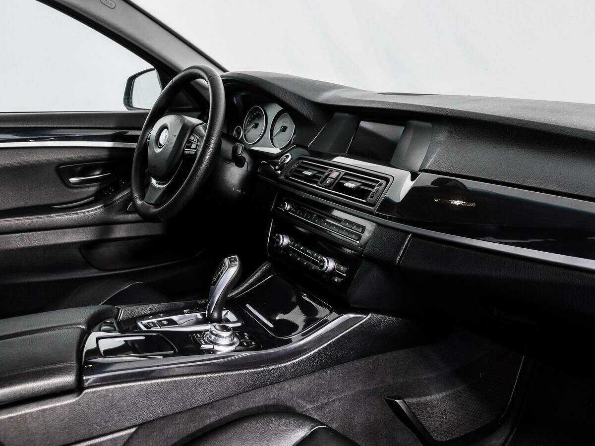 BMW 5 серии 528i xDrive, 2013 Фото №12