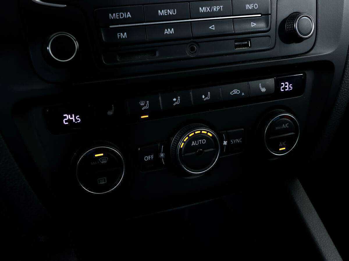 Volkswagen Jetta, 2015 Фото №13