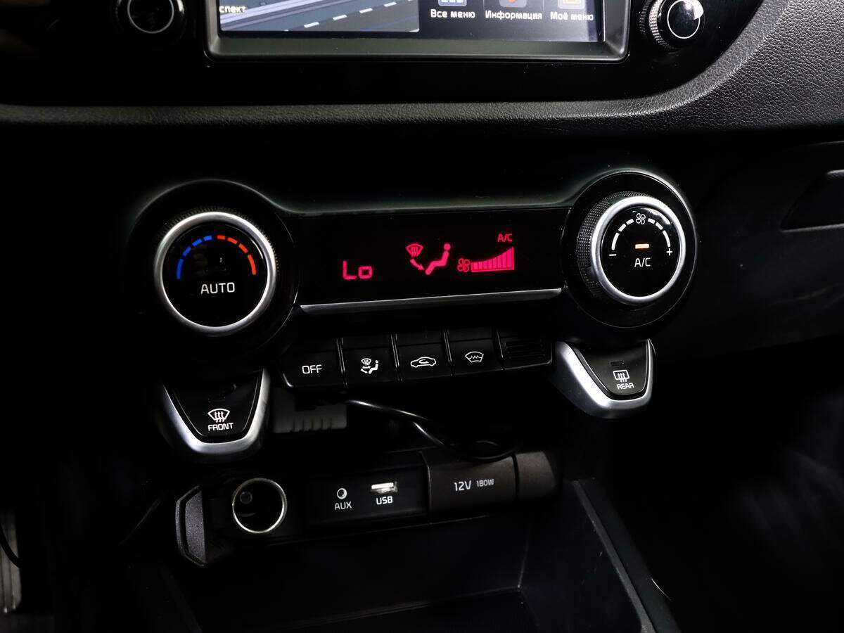 Kia Rio, 2018 Фото №12