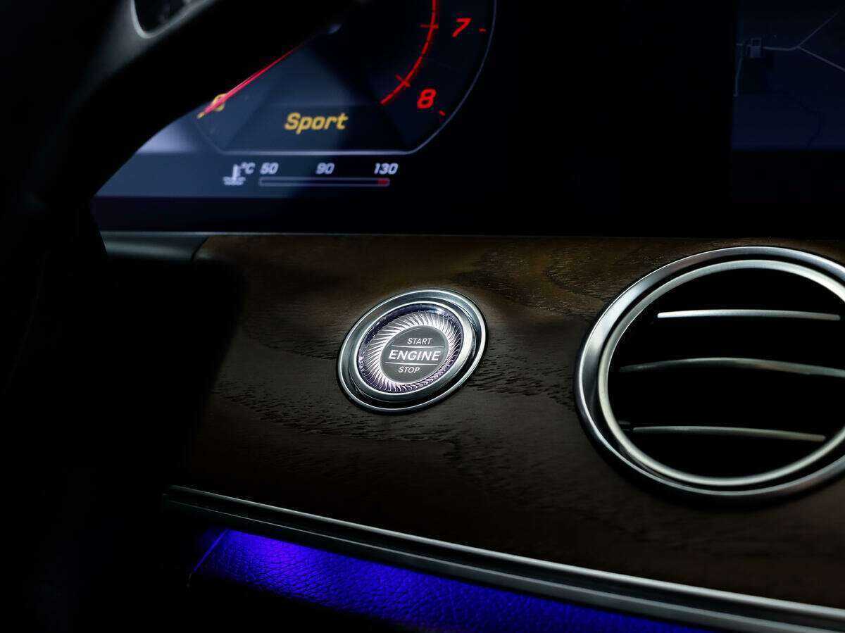 Mercedes-Benz E-Класс 200, 2017 Фото №15