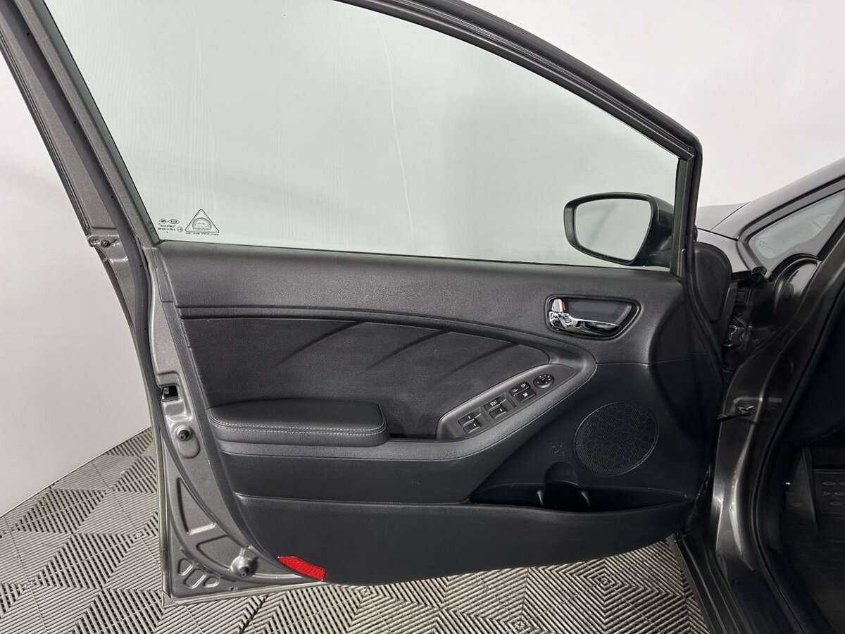 Kia Cerato, 2019 Фото №8