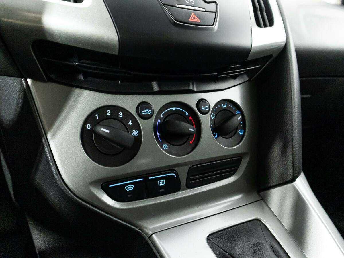 Ford Focus, 2013 Фото №15