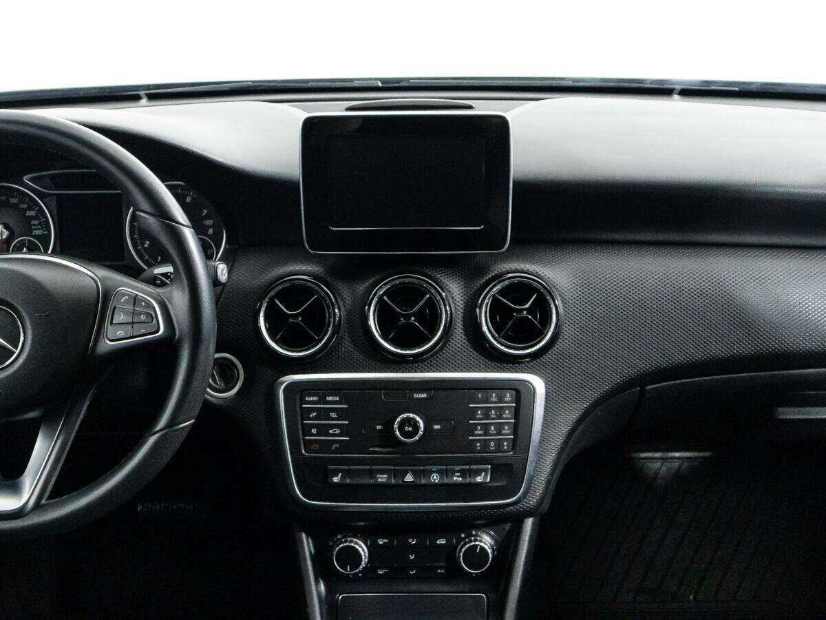 Mercedes-Benz A-Класс 180, 2016 Фото №14