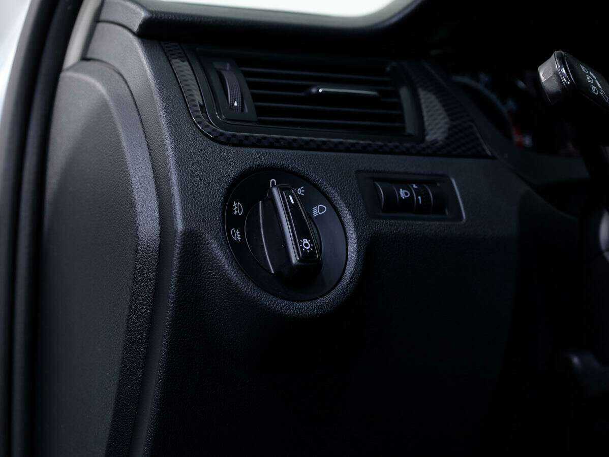 Skoda Rapid, 2015 Фото №17