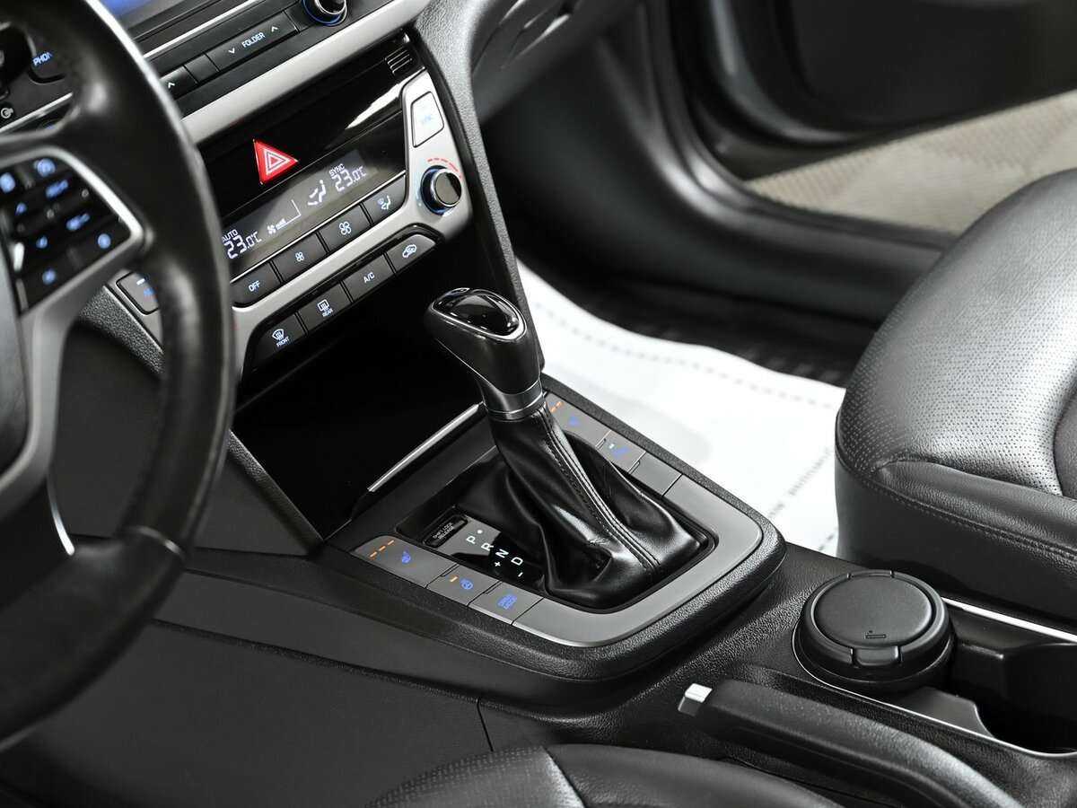 Hyundai Elantra, 2018 Фото №10