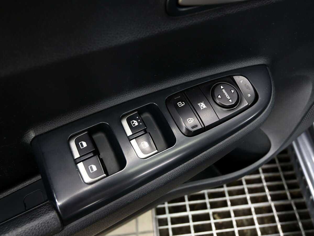 Kia Rio, 2018 Фото №16