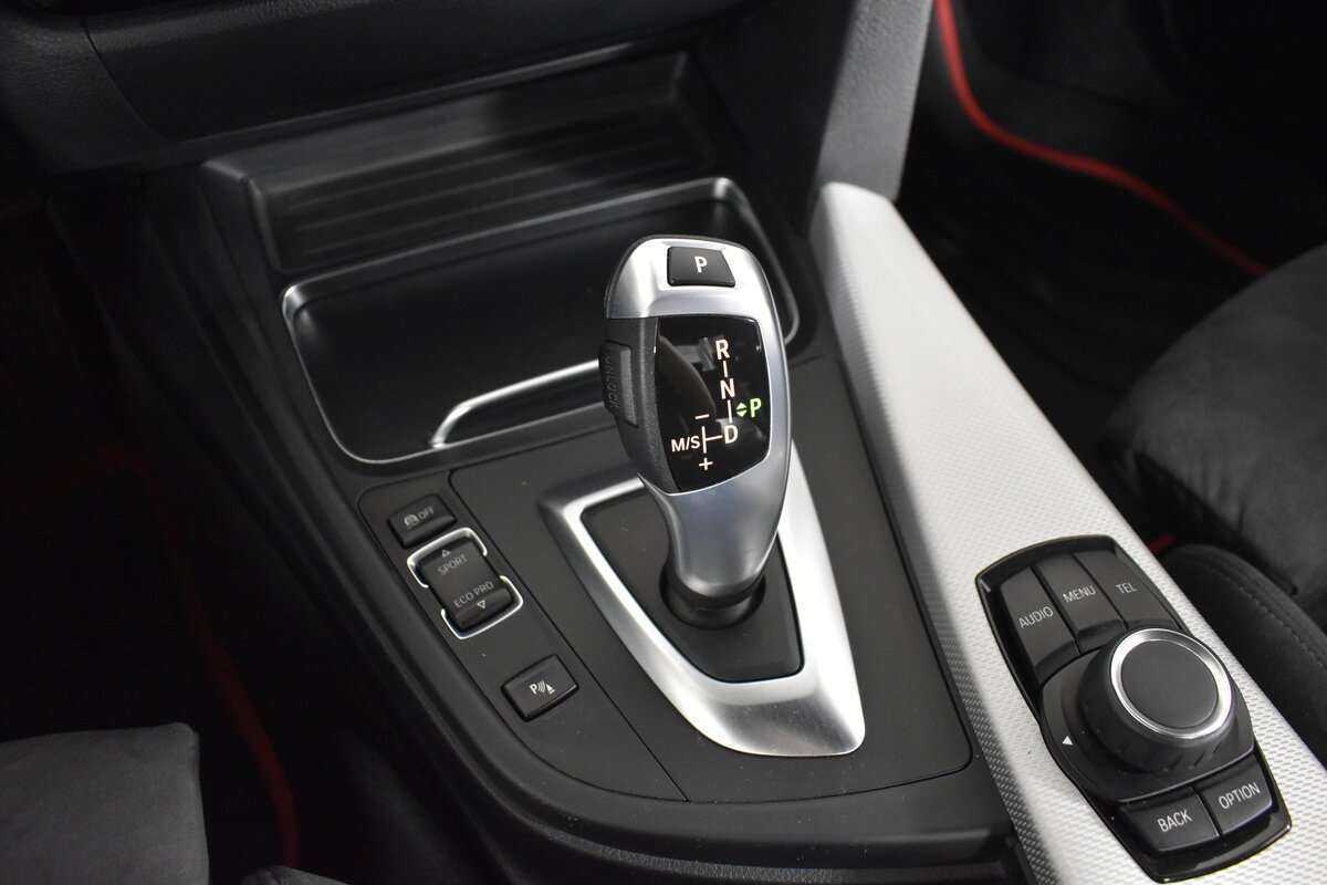 BMW 3 серии 320i xDrive, 2016 Фото №13