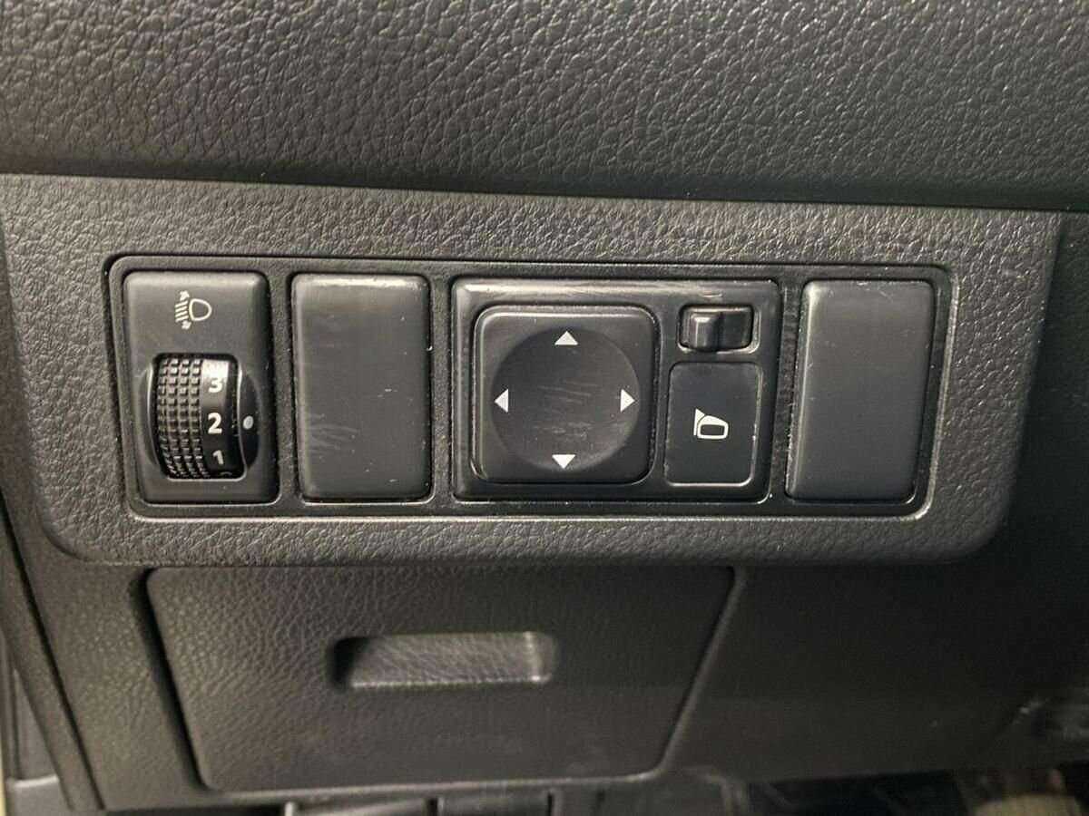 Nissan Tiida, 2013 Фото №15