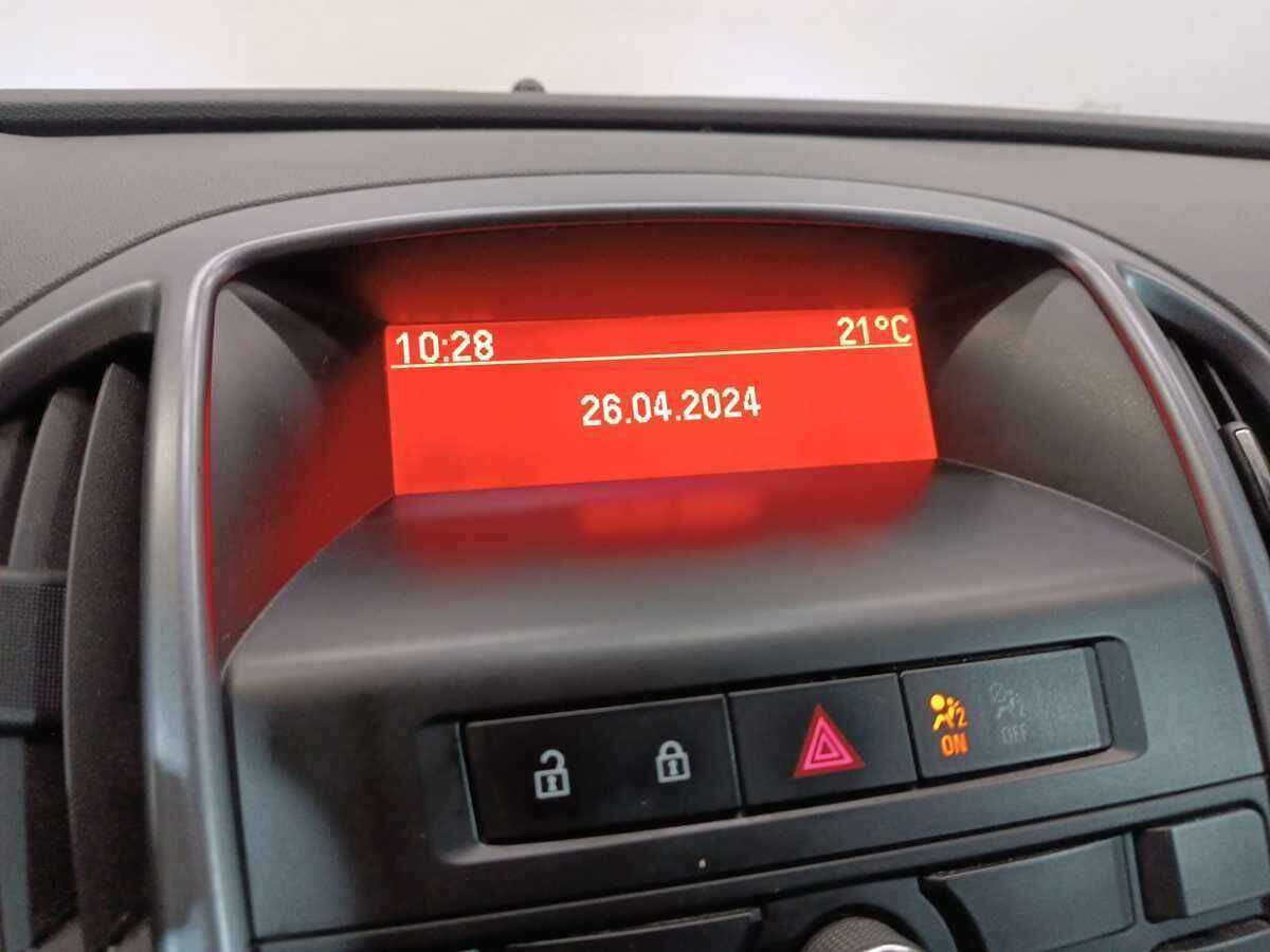 Opel Astra GTC, 2013 Фото №15