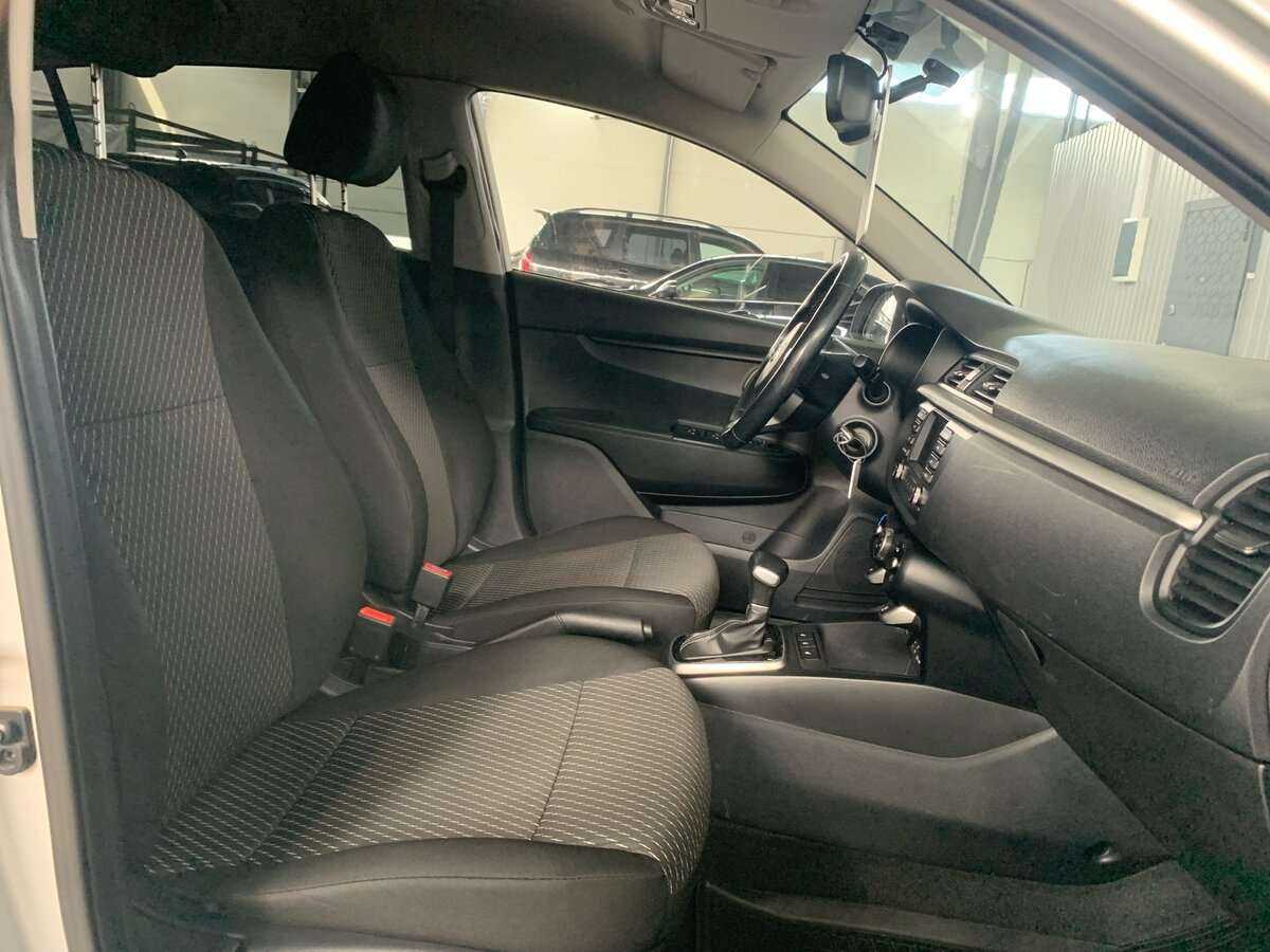 Kia Rio X-Line, 2019 Фото №15