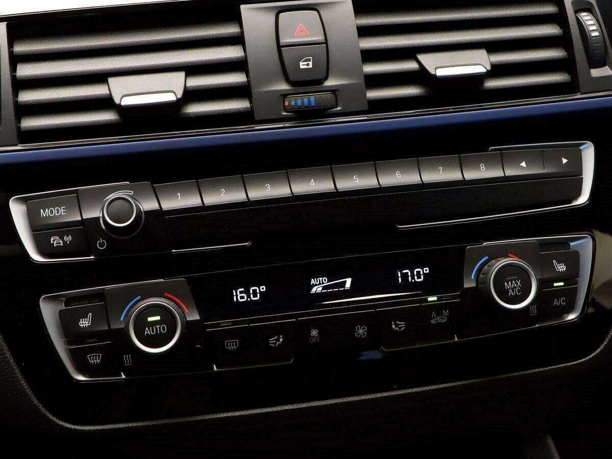 BMW 1 серии 118i, 2018 Фото №18