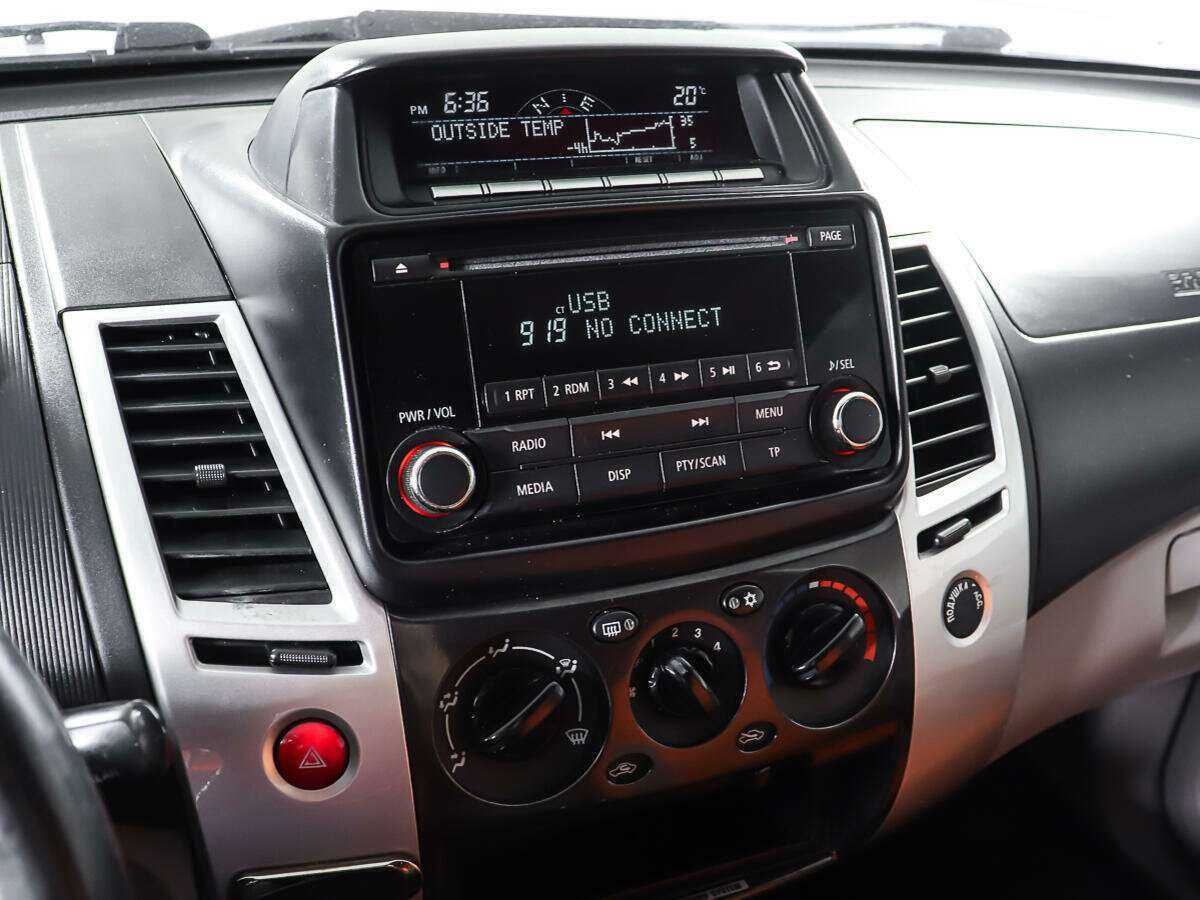 Mitsubishi Pajero Sport, 2014 Фото №19